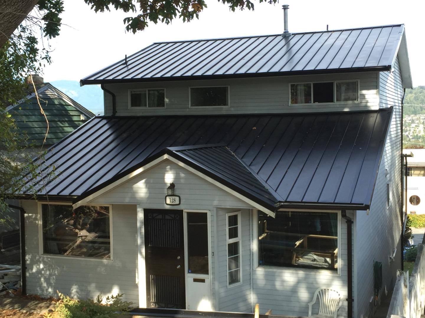 Metal Roofing installers