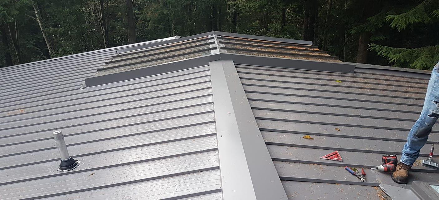Metal Roofing Installers