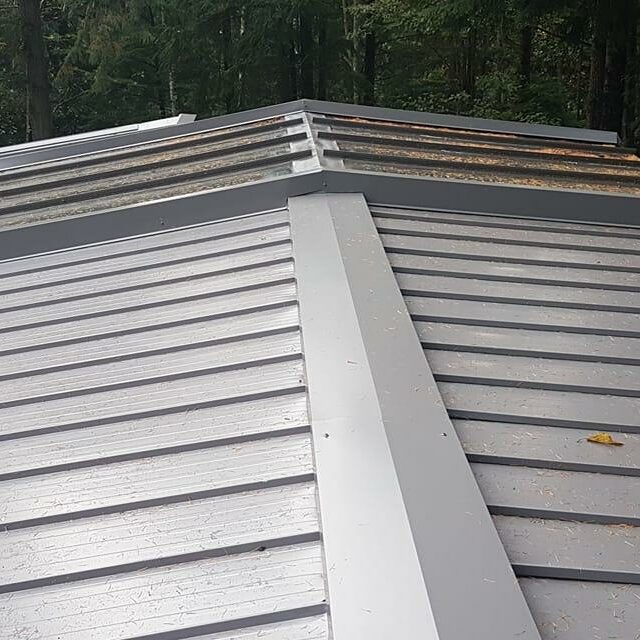 Metal Roofing Installers